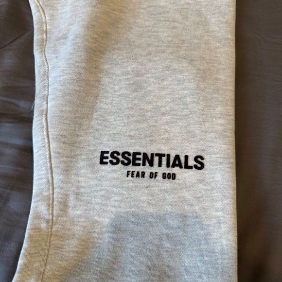 Essentials Fear of God - S22 Sweatpants - Light Oatmeal - All Size - Picture 3 of 7